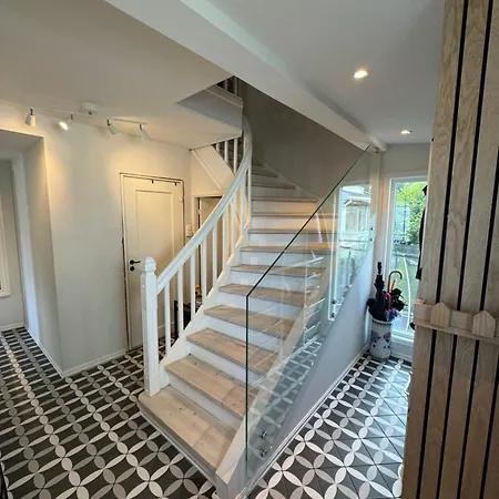 ヴィラ Enebolig Naer Sentrum Og Ons Min 3 Night スタヴァンゲル